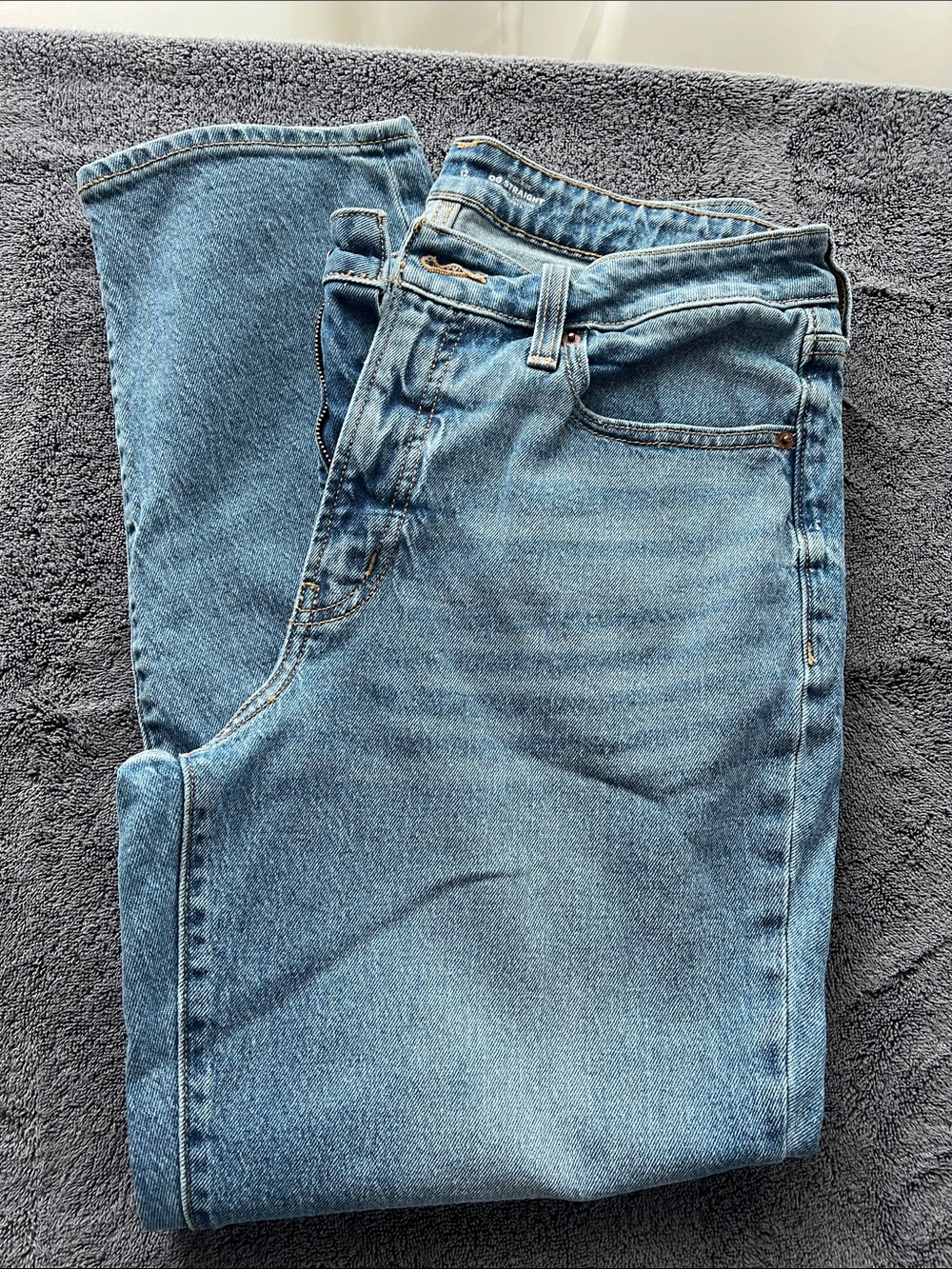 Old Navy Women's Straight Leg Jeans in Light Blue